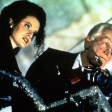 Vanessa Pike e Robert Englund in The Mangler