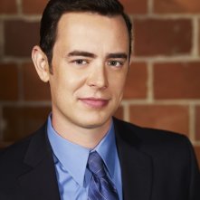 Colin Hanks in una immagine promozionale della serie The Good Guys