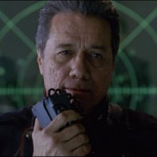 Edward James Olmos nel film Battlestar Galactica