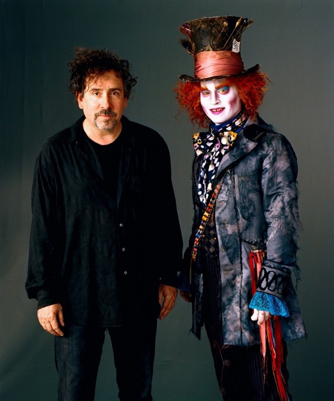 Una Foto Promo Del Regista Tim Burton Con Johnny Depp Per Il Film Alice In Wonderland 158996