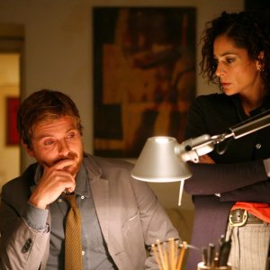 Claudio Gioè e Simona Cavallari in una scena di Squadra antimafia - Palermo oggi 2