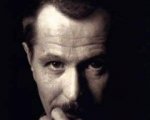 Gary Oldman, Max Irons, Julie Christie e Cappuccetto Rosso