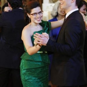 Ugly Betty: America Ferrera ed Eric Mabius nell'episodio The Past Presents the Future