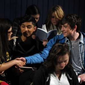 Ugly Betty: America Ferrera, Mark Indelicato e Ryan McGinnis nell'episodio All the World's a Stage