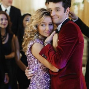 Ugly Betty: Becki Newton e Michael Urie nell'episodio The Past Presents the Future