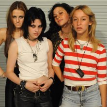 Un'immagine promo del gruppo rock anni '70: The Runaways per l'omonimo film
