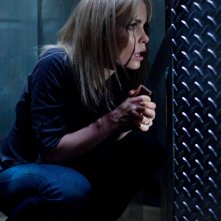 Una scena tesa del film di The Crazies con Judy Dutton (Radha Mitchell)
