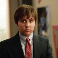 Amanda Bynes travestita da maschio in una scena del film She's the Man