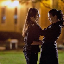 Elena (Nina Dobrev) incontra Isobel (Mia Kirshner) nell'episodio Isobel di Vampire Diaries