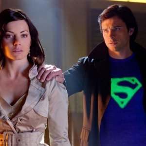 Erica Durance e Tom Welling in una scena dell'episodio Charade di Smallville
