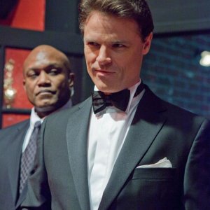 L'ex Procuratore Distrettuale Raymond Sacks (guest star Dylan Neal) nell'episodio Charade di Smallville
