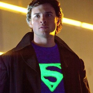 The Blur (Tom Welling) in un momento dell'episodio Charade di Smallville