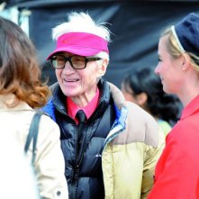 Il regista Alain Resnais sul set del suo film Gli amori folli