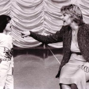 Lorenzo Aiello accanto a Vanna Brosio a Domenica In nell'81