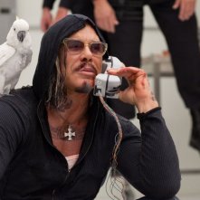 Un'immagine bizzarra di Mickey Rourke dal film Iron Man 2
