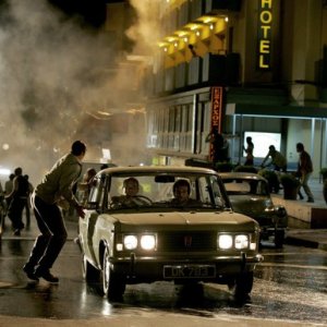 Un'immagine del cupo paesaggio urbano dal noir Vendicami