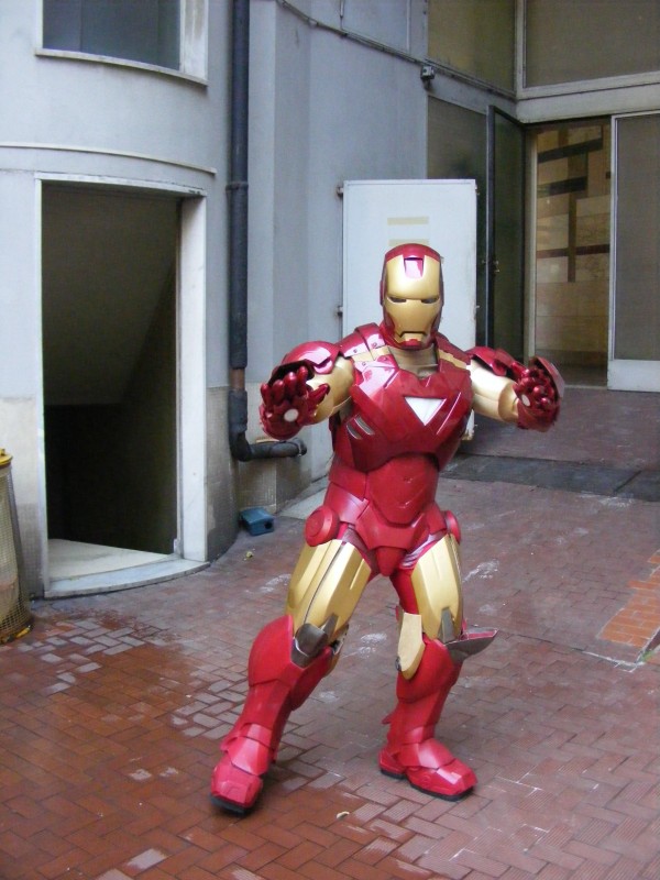 Un Immagine Dell Iron Man In Carne E Ferro Che Accompagna L Uscita Nelle Sale Italiane Del Film Iron Man 2 159588