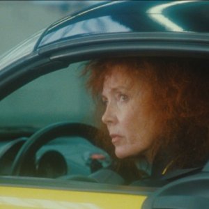 Un'immagine di Sabine Azéma dal film Gli amori folli