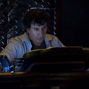 Adam (Peter Kelamis) in una scena dell'episodio Human di Stargate Universe