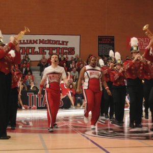 Chris Colfer ed Amber Riley in una scena dell'episodio The Power of Madonna di Glee