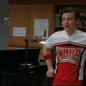 Chris Colfer nell'episodio Home di Glee