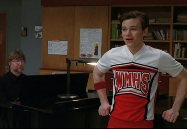 Chris Colfer nell'episodio Home di Glee