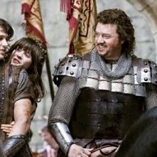 Danny McBride, James Franco e Zooey Deschanel cavalcano insieme in Your Highness