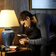 Fringe: Joshua Jackson in una scena dell'episodio Northwest Passage