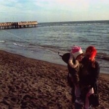 Patrizia Gerardi e la piccola Asia Crippa in una tenera immagine del film Non è ancora domani