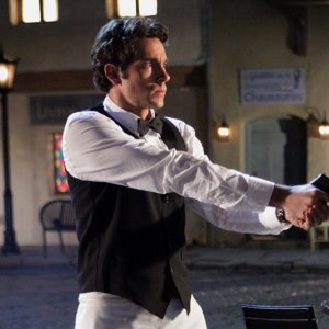 Chuck (Zachary Levi) in azione in un momento dell'episodio Chuck Versus the Other Guy