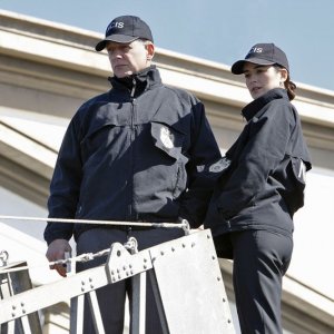 Gibbs (Mark Harmon) e Ziva David (Cote de Pablo) nell'episodio Moonlighting di NCIS