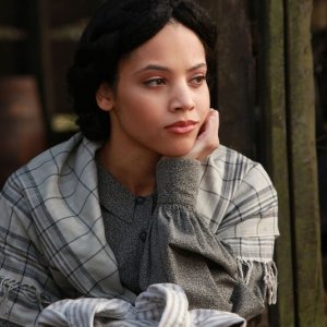 Emily Bennett (Bianca Lawson) in una scena dell'episodio Blood Brothers di The Vampire Diaries
