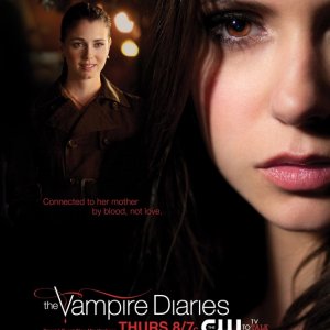 Il poster promozionale dell'episodio Isobel di Vampire Diaries con Nina Dobrev e Mia Kirshner