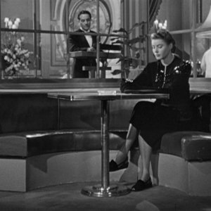 Ingrid Bergman in una scena del film Notorious - L'amante perduta (1946)