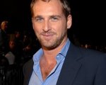 Josh Lucas e il cane rosso