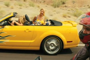 Piranha 3D - Trailer