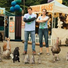 Brooke Shields e Brendan Fraser gareggiano con la natura nel film Puzzole alla riscossa