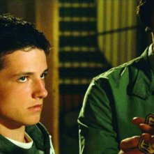 Josh Hutcherson e Chris Massoglia in una scena del film Aiuto Vampiro