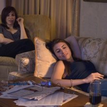 Julianna Margulies e Dominik Garcia-Lorido in un'immagine della commedia City Island