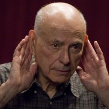 Primo piano di Alan Arkin dalla commedia City Island