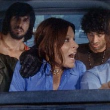 Maurice Poli con Lea Lander, Riccardo Cucciolla, George Eastman e Don Backy in una scena del thriller Semaforo Rosso