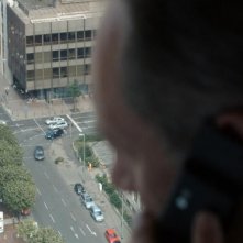 Un'immagine tratta dal film Unter dir die Stadt di Christoph Hochhäusler