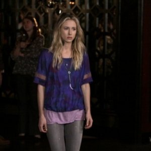 90210: Gillian Zinser in un momento dell'episodio Javianna
