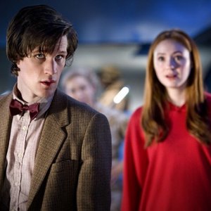 Doctor Who: Matt Smith e Karen Gillan in una scena dell'episodio Flesh and Stone