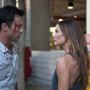 Burn Notice: Jeffrey Donovan e Gabrielle Anwar nell'episodio Devil You Know