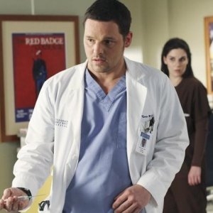 Grey's Anatomy: Justin Chambers nell'episodio Shiny Happy People