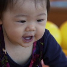 Mari, una piccola giapponese ripresa nel film Babies