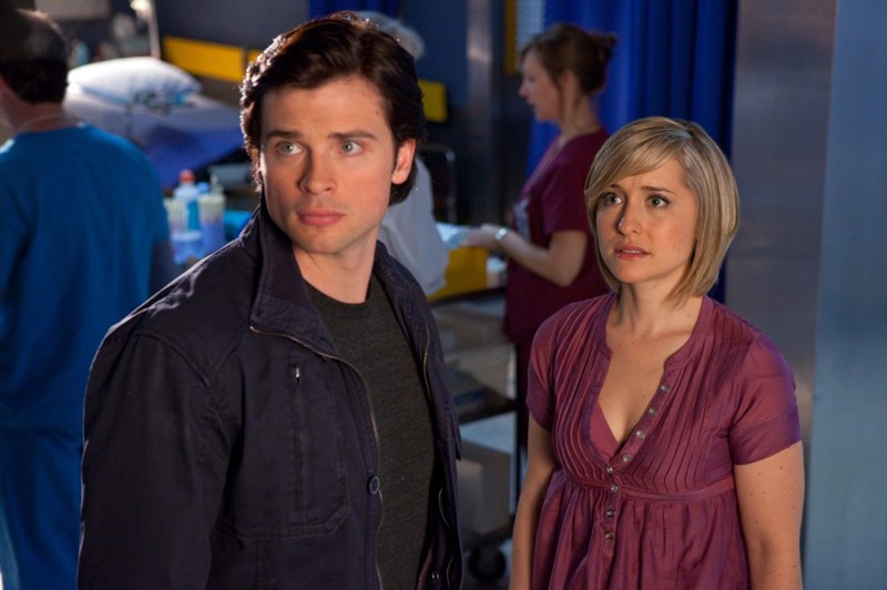 Clark (Tom Welling) e Chloe (Allison Mack) in un momento dell'episodio Sacrifice di Smallville