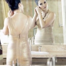 L'elegantissima Brooke (Sophia Bush) di fronte allo specchio nell'episodio Almost Everything I Wish I'd Said the Last Time I Saw You