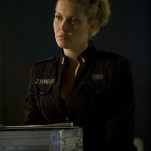 Alaina Kalanj in una scena dell'episodio Lost di Stargate Universe